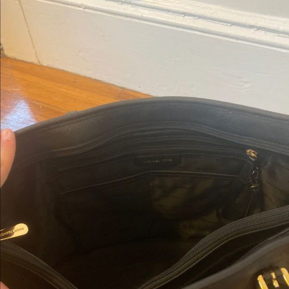 Michael Kors Jet Set Tote Bag - Picture 5 of 9